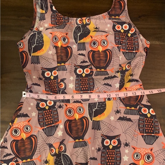 Vintage-Inspired Owl Print Sleeveless Dress 🦉 🦇 🕷️ - Picture 5 of 7